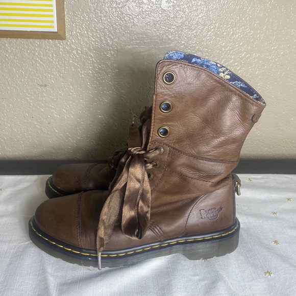 Dr. Martens Shoes Dr Martens Triumph Aimilita Brown Tall Fold Down